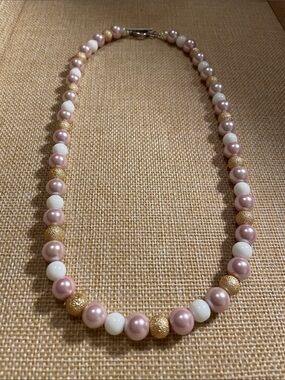 Elegant Pink Pearl and Gold Bead Necklace - Women Jewelry